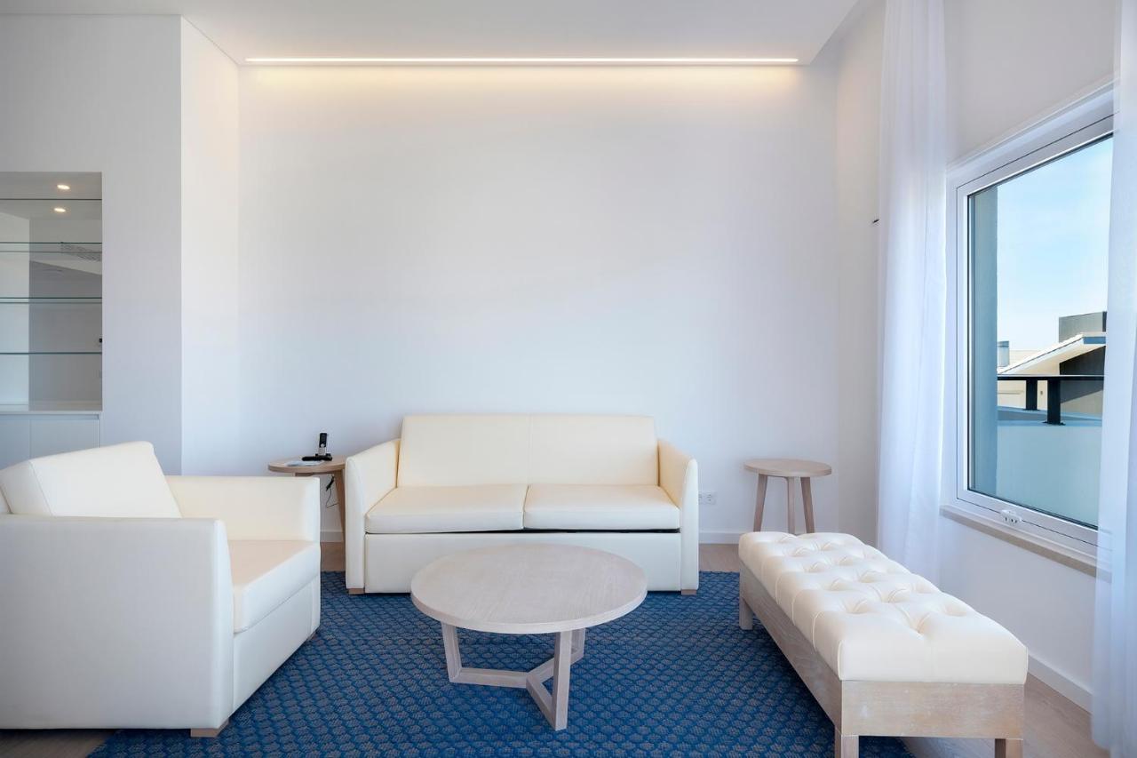 Royal Obidos Scenic Resort Praia del Rei Dış mekan fotoğraf A room at the hotel