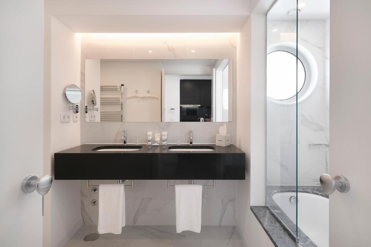 Royal Obidos Scenic Resort Praia del Rei Dış mekan fotoğraf Bathroom