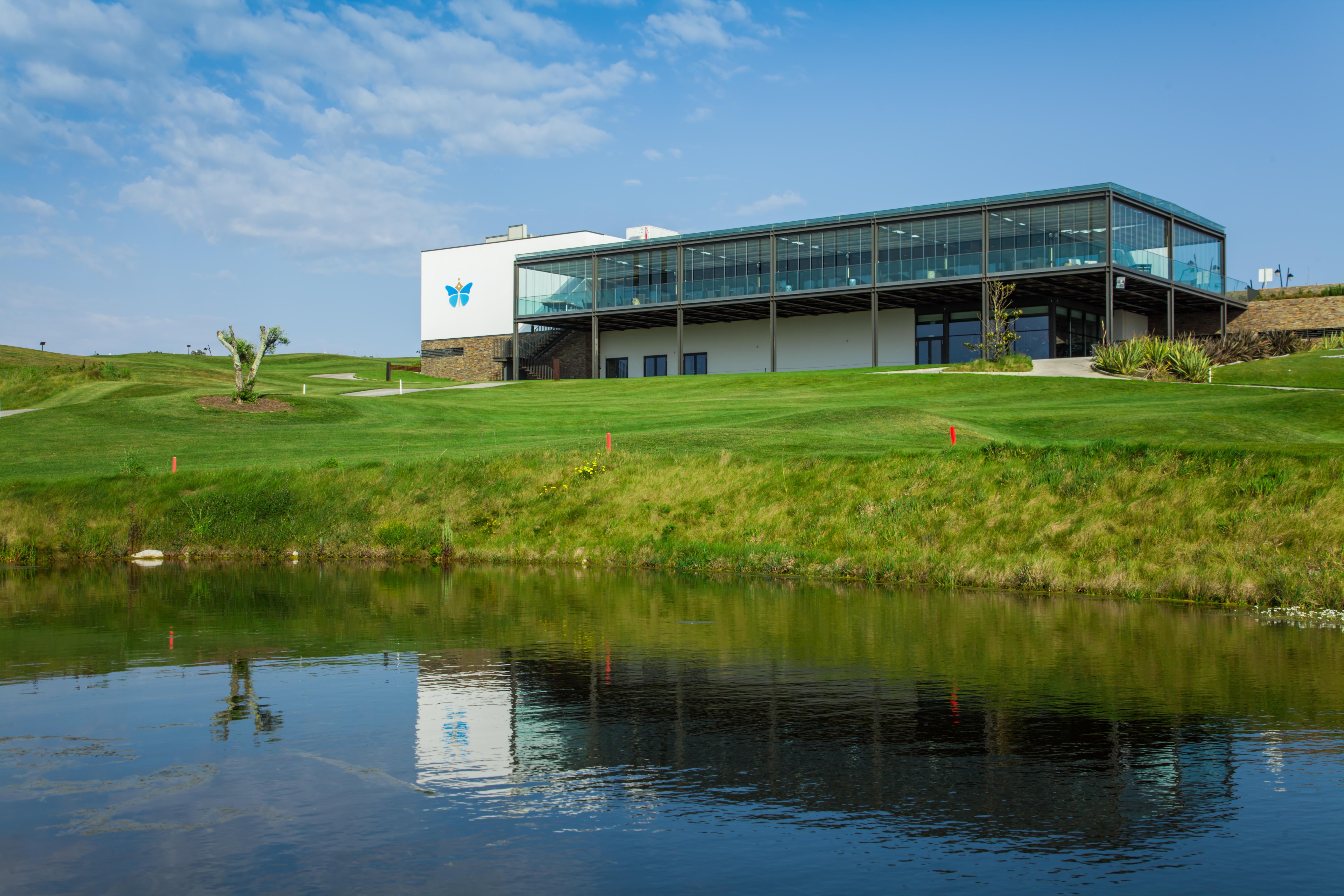 Royal Obidos Scenic Resort Praia del Rei Dış mekan fotoğraf The clubhouse at the Vale Golf Resort
