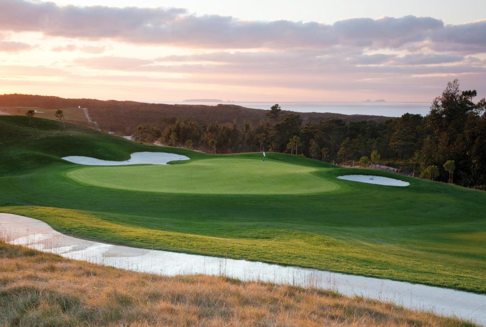 Royal Obidos Scenic Resort Praia del Rei Dış mekan fotoğraf The 18th hole at Torrey Pines