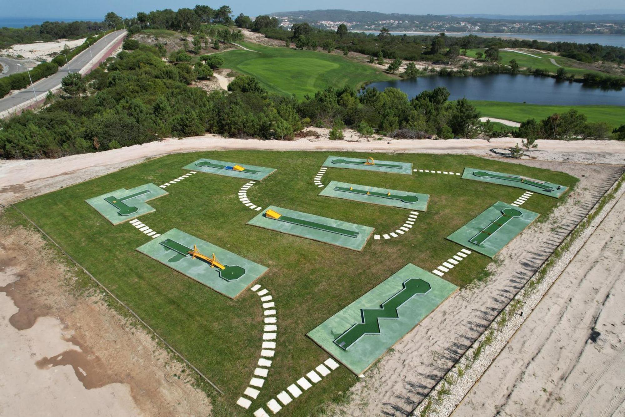 Royal Obidos Scenic Resort Praia del Rei Dış mekan fotoğraf Aerial view of the 2015 World Championships course